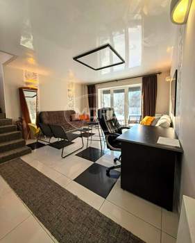 Дом 151м&sup2;, 3-этажный, участок 4 сот.  