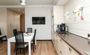 Дом 165м&sup2;, 3-этажный, участок 1 сот.  