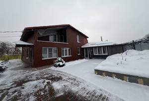 Дом 211м&sup2;, 2-этажный, участок 10 сот.  