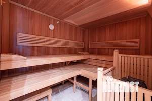 Дом 750м², 2-этажный, участок 17 сот.  