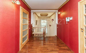 Дом 287м&sup2;, 2-этажный, участок 4 сот.  