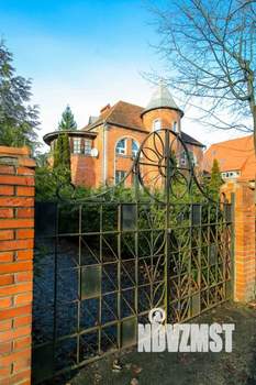 Дом 419м², 3-этажный, участок 17 сот.  