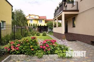 Дом 450м&sup2;, 2-этажный, участок 7 сот.  