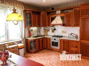 Дом 250м², 2-этажный, участок 6 сот.  