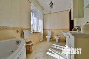 Дом 250м², 2-этажный, участок 6 сот.  