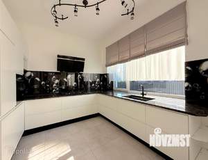 Дом 333м², 2-этажный, участок 6 сот.  