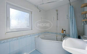 Дом 252м&sup2;, 4-этажный, участок 11 сот.  