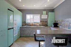 Дом 184м&sup2;, 2-этажный, участок 9 сот.  