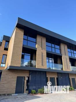 Таунхаус 260м&sup2;, 3-этажный, участок 3 сот.  