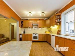 Дом 226м², 2-этажный, участок 6 сот.  