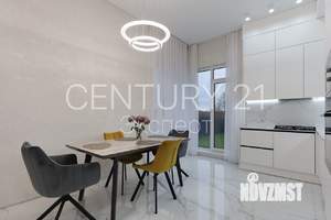 Дом 255м&sup2;, 3-этажный, участок 5 сот.  