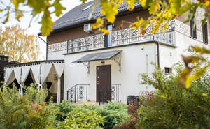 Дом 251м&sup2;, 3-этажный, участок 10 сот.  