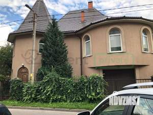 Дом 447м², 3-этажный, участок 10 сот.  