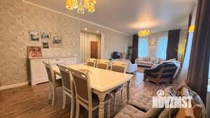 Дом 209м&sup2;, 2-этажный, участок 8 сот.  