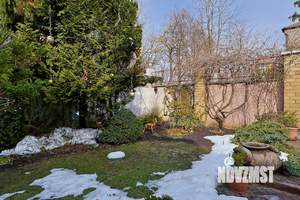 Дом 461м&sup2;, 3-этажный, участок 6 сот.  