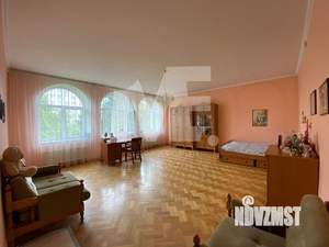 Коттедж 454м², 3-этажный, участок 10 сот.  