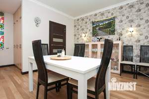 Таунхаус 165м&sup2;, 3-этажный, участок 1 сот.  