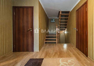 Дом 220м², 3-этажный, участок 6 сот.  