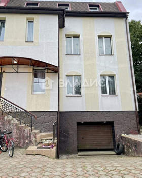 Дом 280м², 3-этажный, участок 4 сот.  