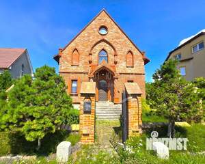 Дом 262м&sup2;, 4-этажный, участок 12 сот.  