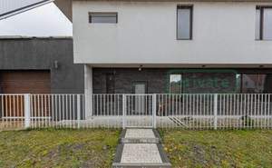 Дом 220м&sup2;, 2-этажный, участок 2 сот.  