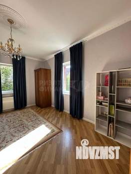 Дом 335м&sup2;, 3-этажный, участок 6 сот.  