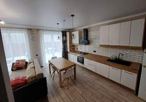 Дом 106м&sup2;, 2-этажный, участок 1 сот.  