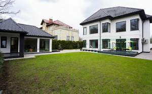 Дом 260м&sup2;, 2-этажный, участок 10 сот.  