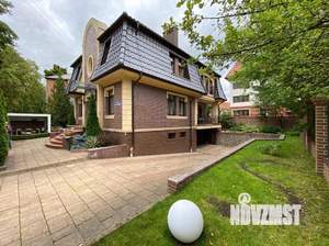 Дом 489м&sup2;, 3-этажный, участок 6 сот.  