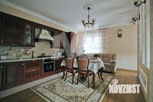 Дом 240м², 3-этажный, участок 6 сот.  