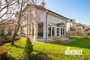 Дом 300м&sup2;, 2-этажный, участок 6 сот.  