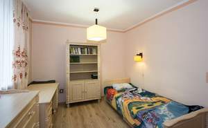 Дом 299м&sup2;, 3-этажный, участок 6 сот.  