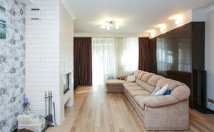 Дом 165м&sup2;, 3-этажный, участок 1 сот.  