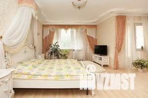 Дом 387м&sup2;, 3-этажный, участок 6 сот.  