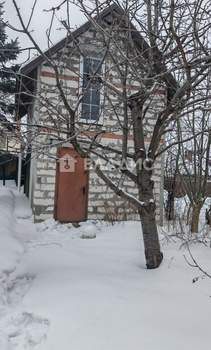 Дом 32м&sup2;, 2-этажный, участок 6 сот.  