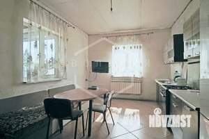 Дом 200м&sup2;, 2-этажный, участок 6 сот.  