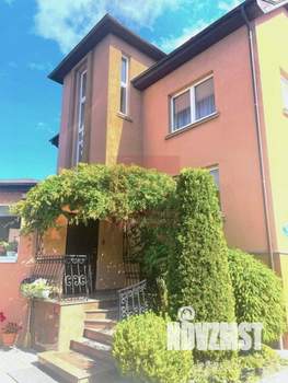 Дом 500м&sup2;, 3-этажный, участок 14 сот.  