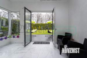 Дом 260м², 2-этажный, участок 10 сот.  