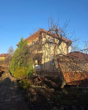 Дом 120м&sup2;, 2-этажный, участок 9 сот.  