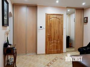 Дом 250м&sup2;, 3-этажный, участок 16 сот.  