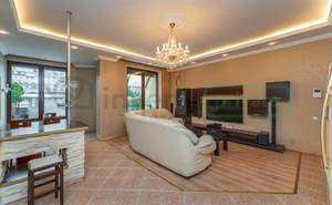 Дом 195м², 3-этажный, участок 2 сот.  