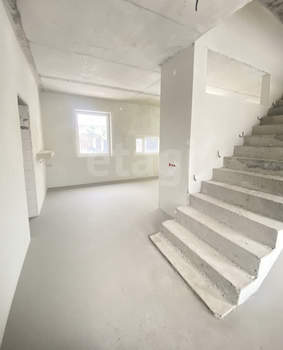 Дом 220м&sup2;, 2-этажный, участок 3 сот.  