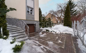 Дом 290м&sup2;, 4-этажный, участок 8 сот.  