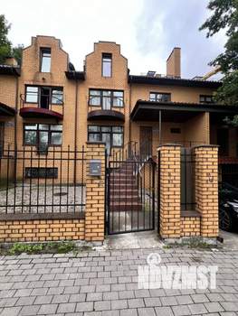 Таунхаус 300м², 2-этажный, участок 2 сот.  