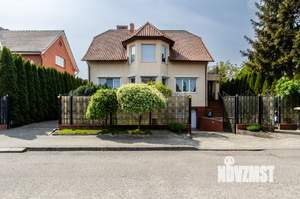 Дом 307м&sup2;, 3-этажный, участок 6 сот.  