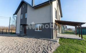 Дом 200м&sup2;, 3-этажный, участок 0 сот.  