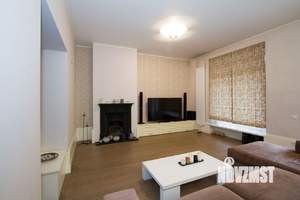 Таунхаус 300м&sup2;, 4-этажный, участок 2 сот.  