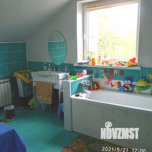 Дом 180м&sup2;, 2-этажный, участок 10 сот.  