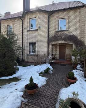 Дом 461м&sup2;, 3-этажный, участок 6 сот.  