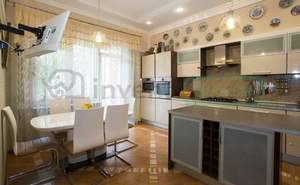 Дом 460м², 3-этажный, участок 5 сот.  